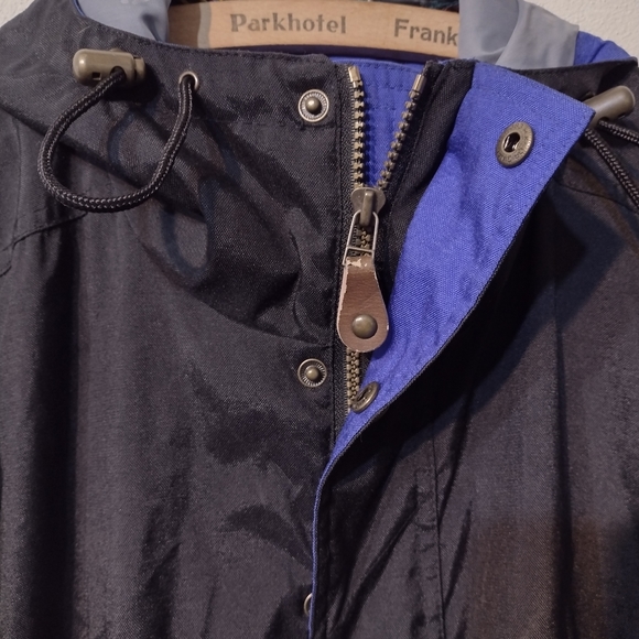 Nórdica size Medium Ski Anorak jacket black 6 pockets, hood - Picture 17 of 17